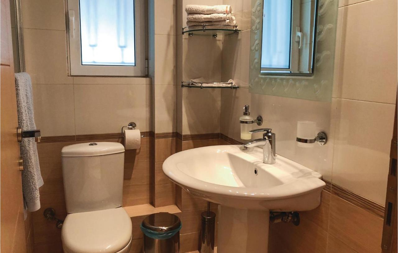 Amazing Home In Artemida With Kitchen المظهر الخارجي الصورة