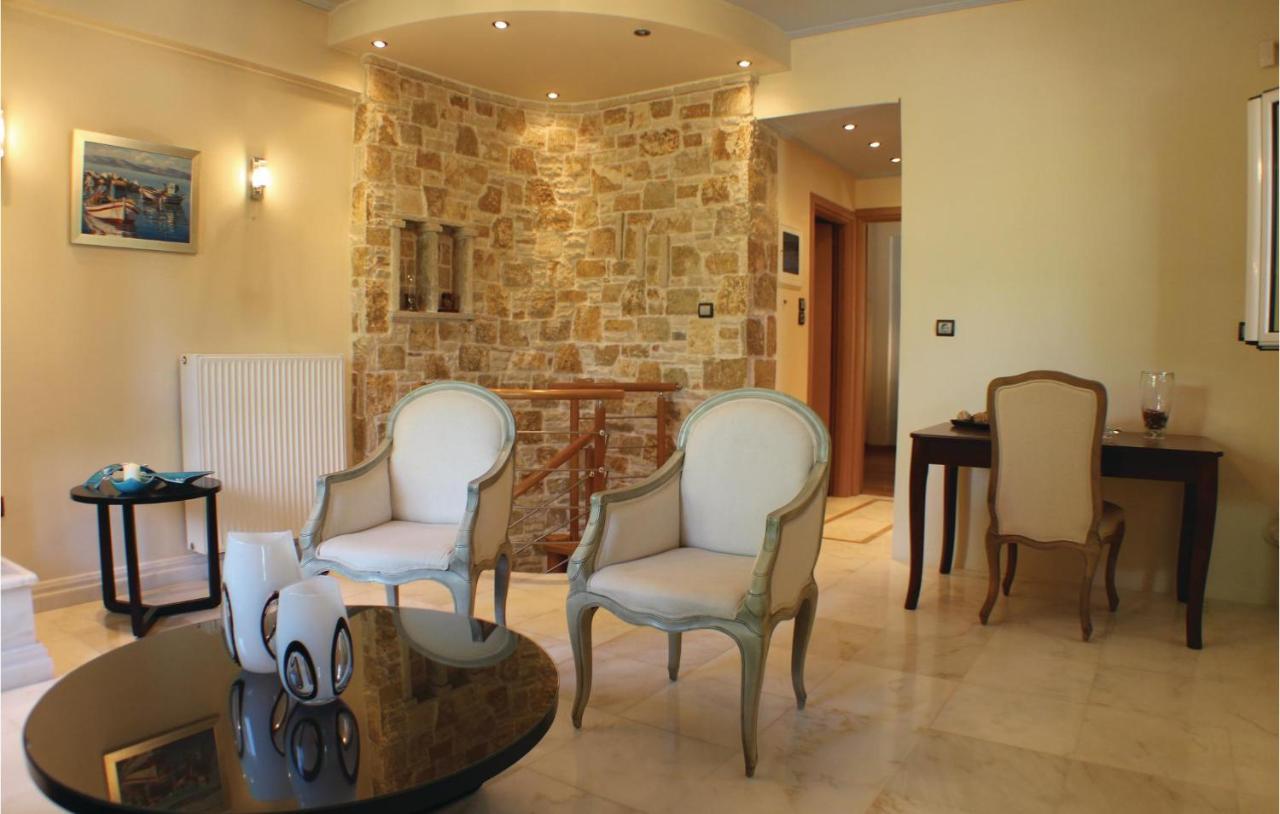 Amazing Home In Artemida With Kitchen المظهر الخارجي الصورة